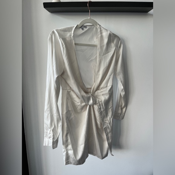 FASHION NOVA - Picture 4 of 4